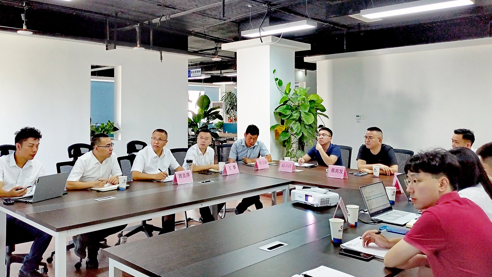 CA88��ҵ�ܾ���������һ�е�ͮ����ó��˾�鳭�쵼����