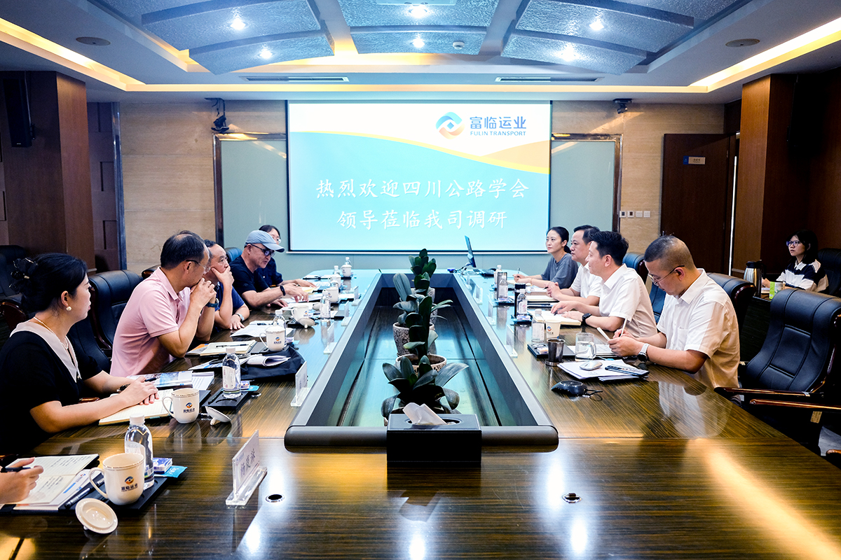 �Ĵ�ʡ��·ѧ��·��רί����л�ܽ�һ�е�CA88��ҵ����